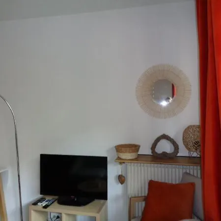 Sun Apartment *
